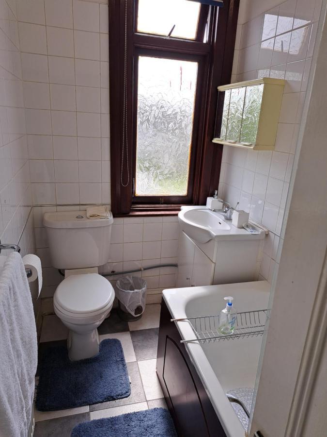 Casa vacanze Luxury 5 Bedroom Near Seven Kings Train Station- 5 Room, 6 Bed And Sleeps 8 Guest